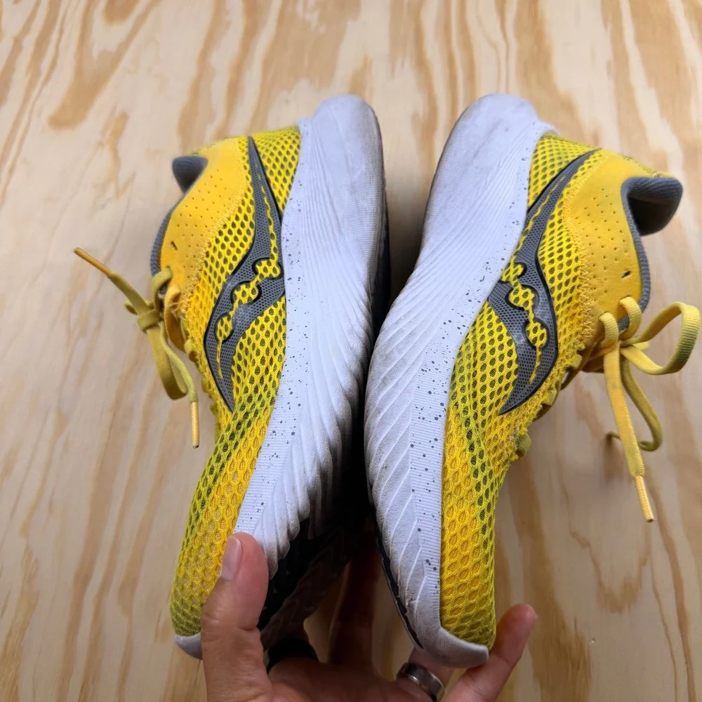 Saucony Kinvara 14 Mens Running Shoes Yellow Gray S20823-123 Size 9